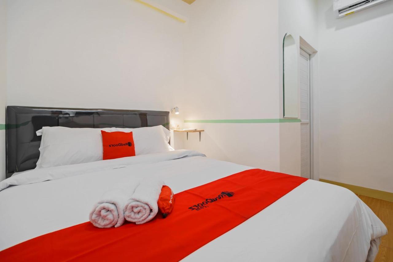 Reddoorz @ Taman Royal Tangerang Hotel Exterior photo