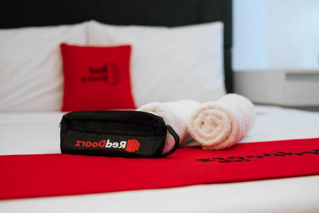 Reddoorz @ Taman Royal Tangerang Hotel Exterior photo